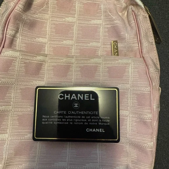 CHANEL pink (sport) 
 
In very good condition. Can add more pictures if needed ✨ - Picture 4 of 5
